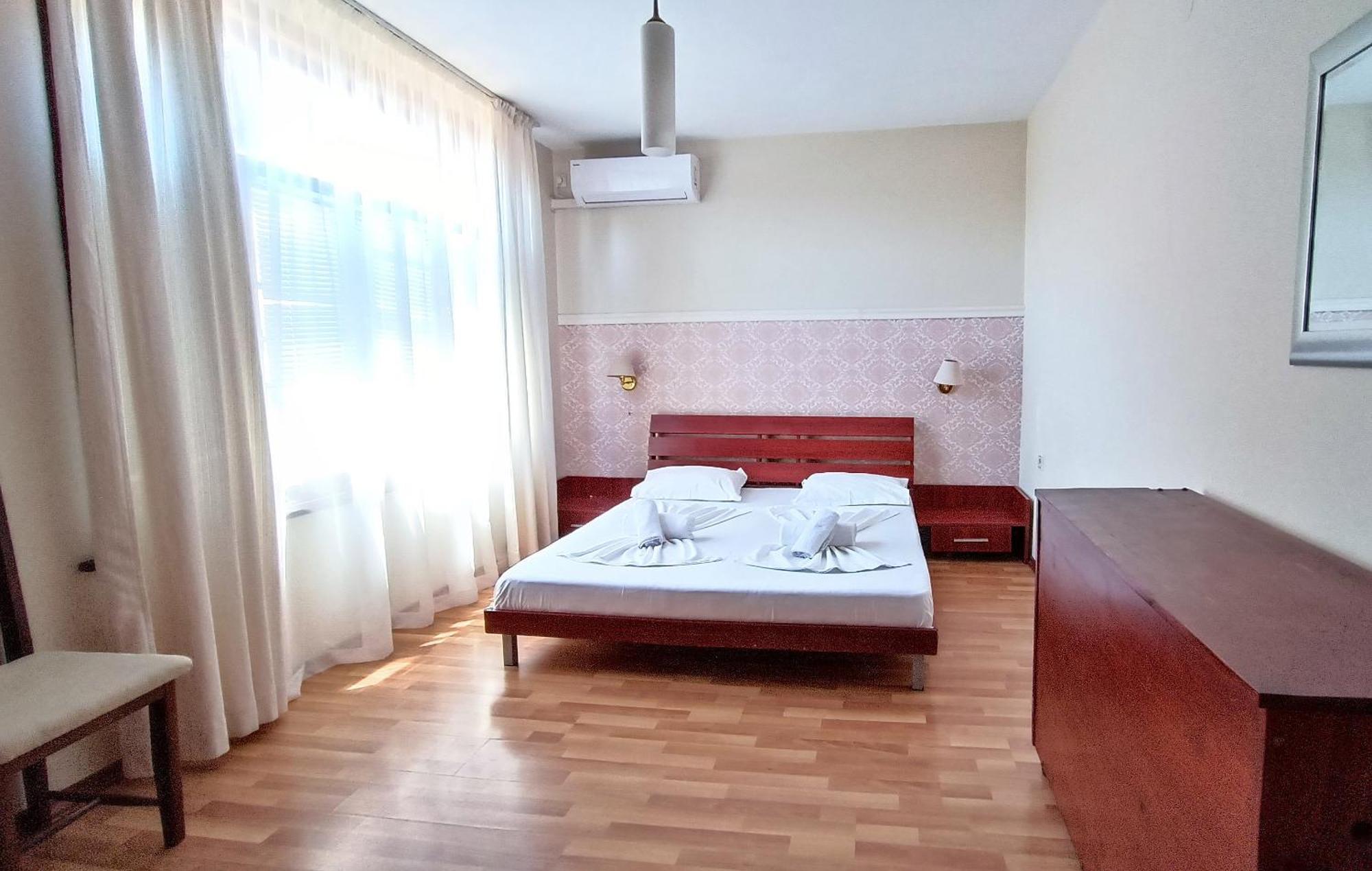 Rosi Guest house *